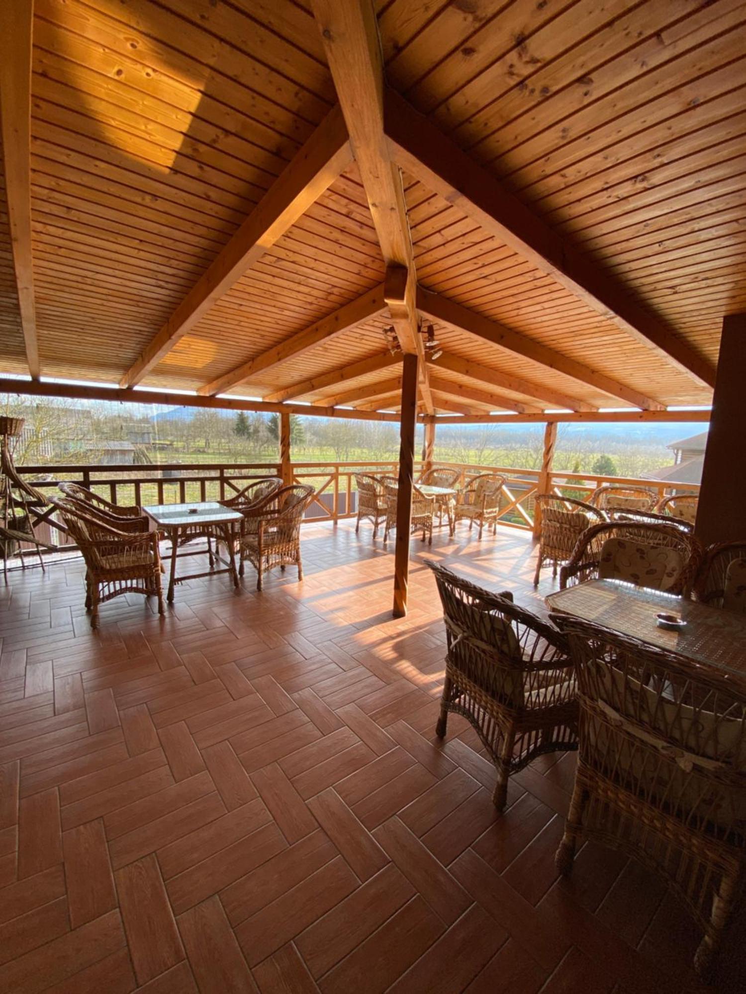Візит Hotel Bushtyno Buitenkant foto